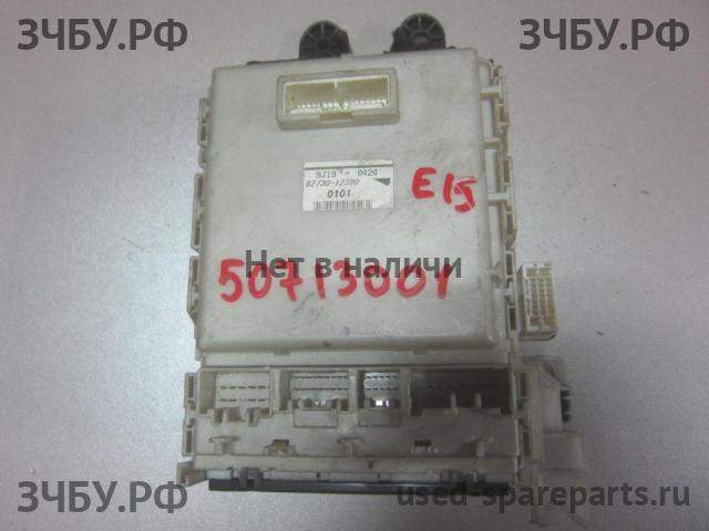 Toyota Corolla (E14 - E15) Блок предохранителей (в салон)