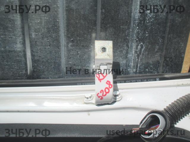 Skoda Octavia 3 (A7) Петля двери багажника