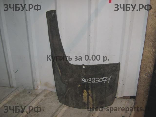 Toyota Hi Ace (4) Брызговик задний левый