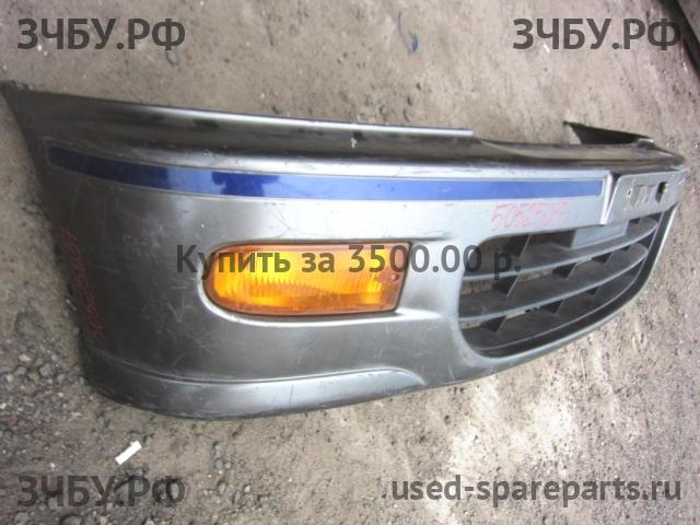 Nissan Serena 1 (C23M) Бампер передний