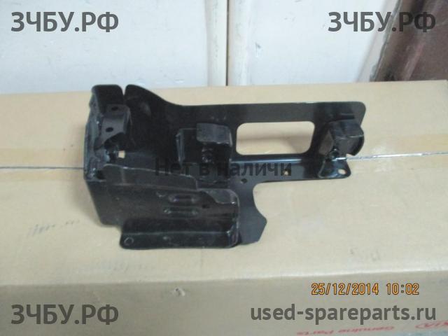 Toyota RAV 4 (3) Кронштейн бампера