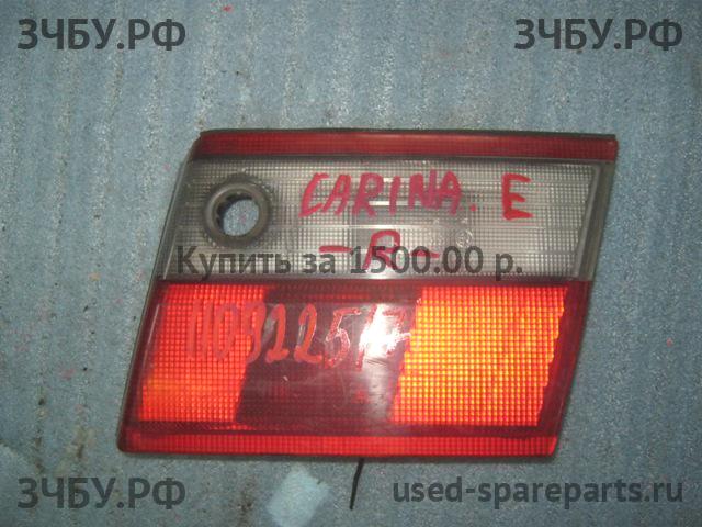 Toyota Carina.E (T190) Фонарь правый