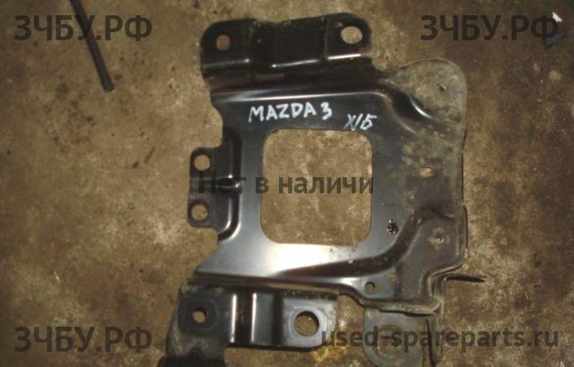 Mazda 3 [BK] Крепление АКБ (подставка/площадка)