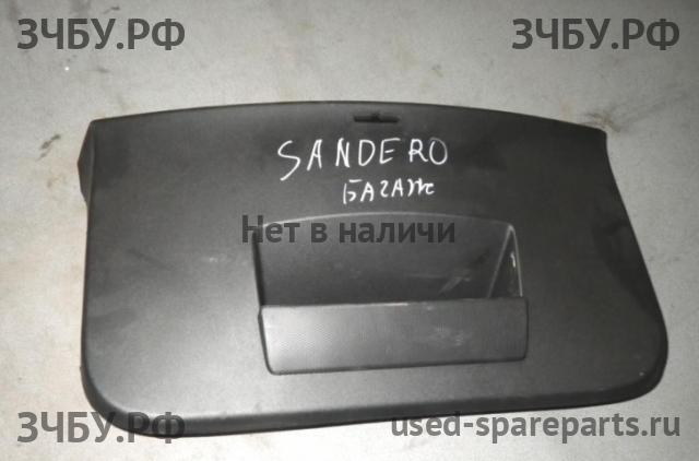 Renault Sandero 1 Обшивка багажника