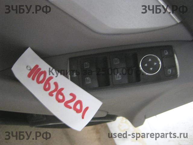 Mercedes W204 C-klasse Кнопка стеклоподъемника передняя левая (блок)