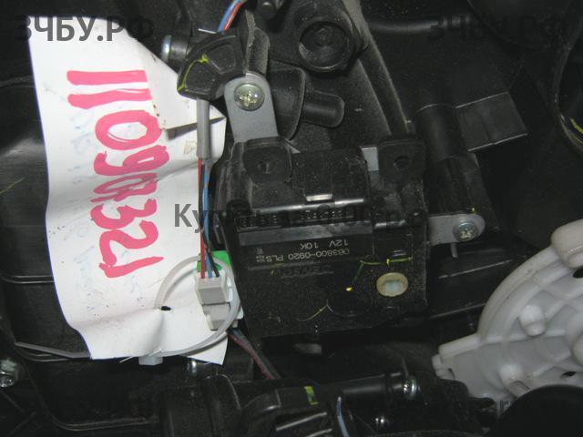 Toyota Auris 1 (E150) Моторчик заслонки печки