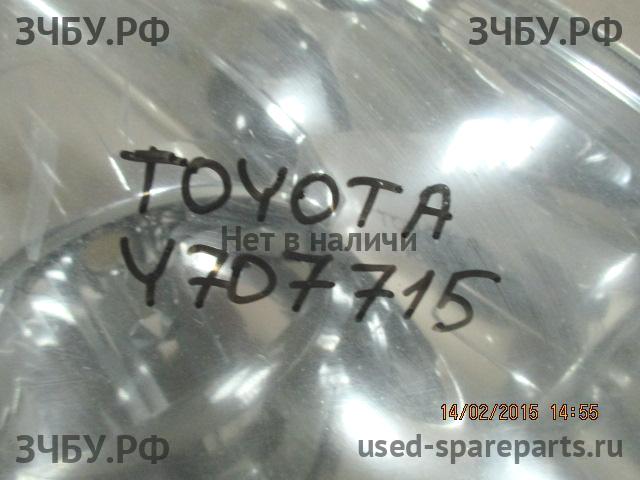 Toyota Corolla Verso 2 Фара правая
