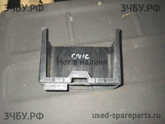 Honda Civic 8 (4D) Крепление АКБ (подставка/площадка)