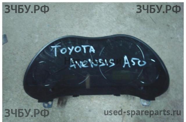 Toyota Avensis 2 Панель приборов