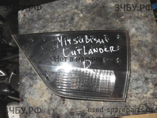 Mitsubishi Outlander 2  XL(CW) Фонарь правый