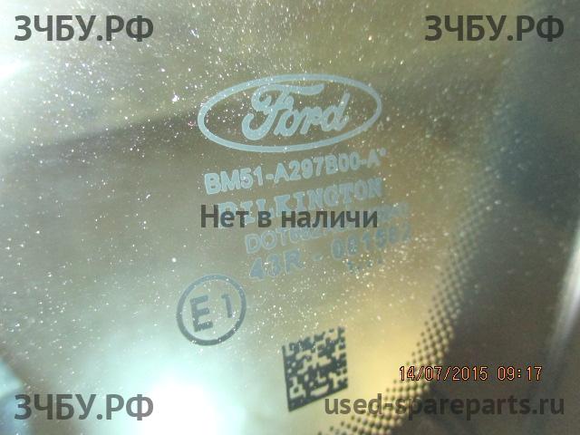 Ford Focus 3 Стекло кузовное глухое правое