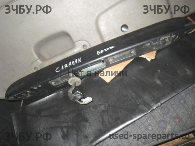 Chrysler Voyager/Caravan 4 Накладка на дверь багажника