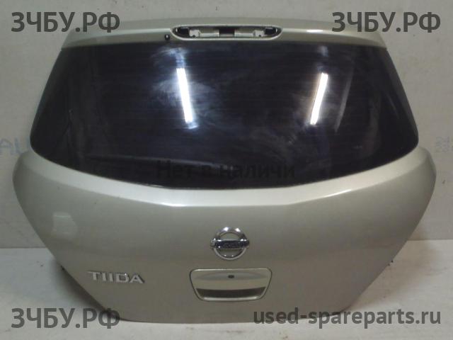 Nissan Tiida 1 Дверь багажника со стеклом