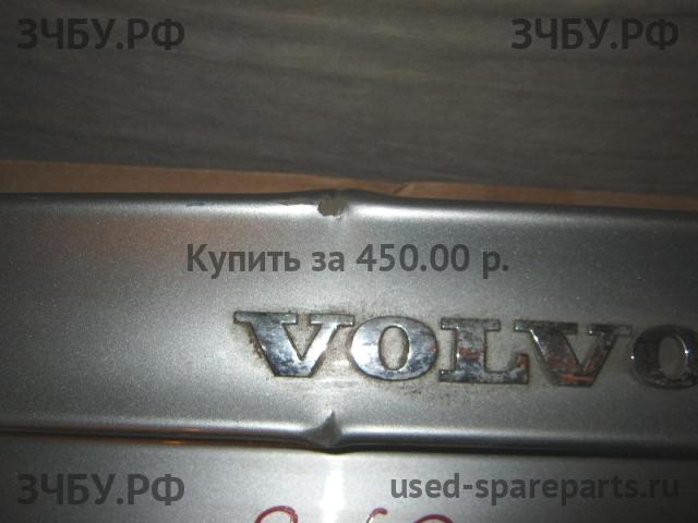 Volvo S60 (1) Накладка на крышку багажника