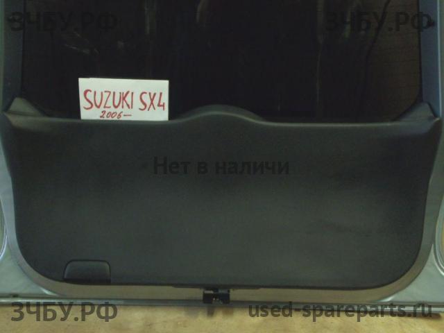 Suzuki SX4 (1) Обшивка двери багажника