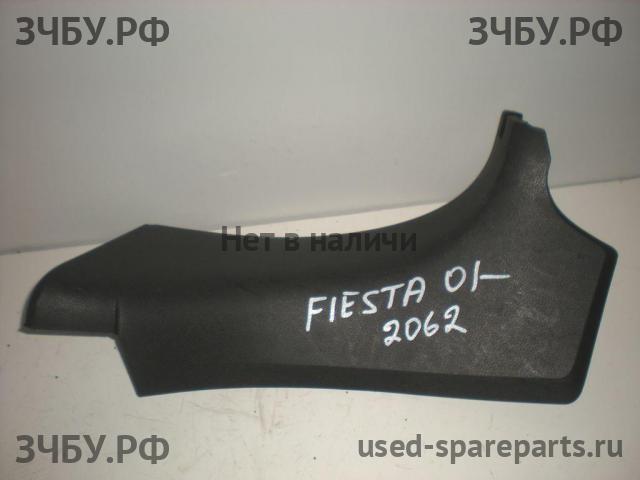 Ford Fiesta 5 Накладка стойки задней правой