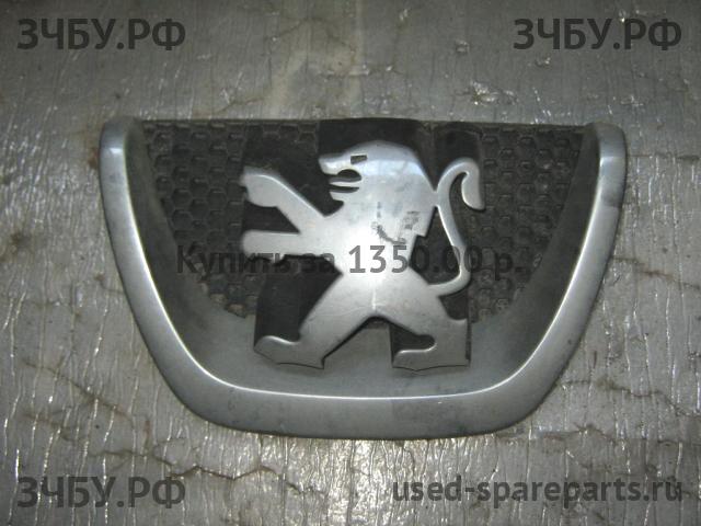 Peugeot 207 Решетка радиатора