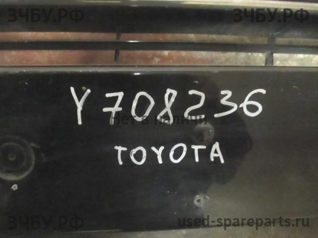 Toyota Verso (Рестайлинг) Решетка в бампер
