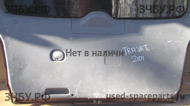 Hyundai Trajet Обшивка двери багажника