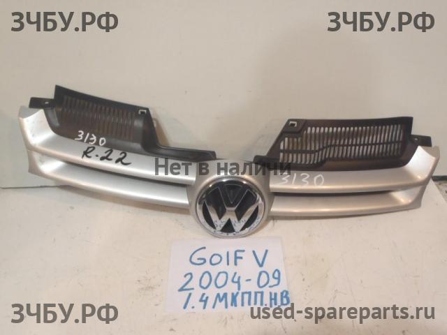 Volkswagen Golf 5 Решетка радиатора