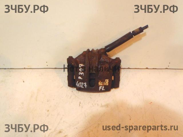 Peugeot 307 Суппорт передний левый (в сборе со скобой)