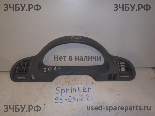 Mercedes Sprinter Накладка декоративная на панель приборов