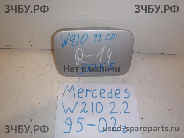 Mercedes W210 E-klasse Лючок бензобака