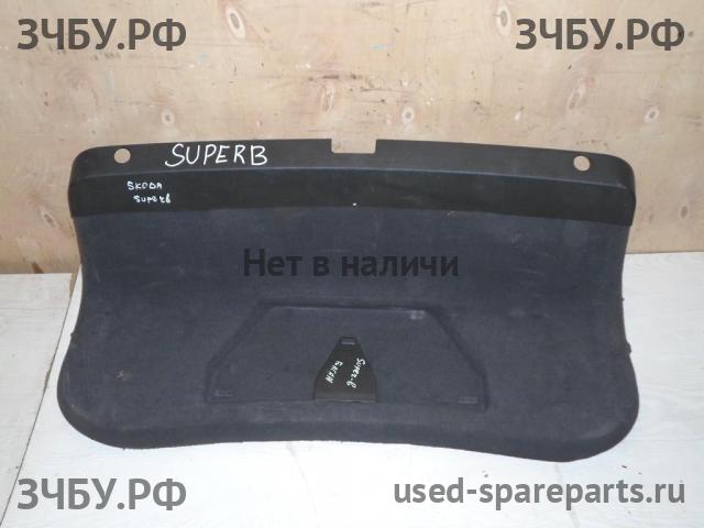 Skoda Superb 1 Обшивка крышки багажника