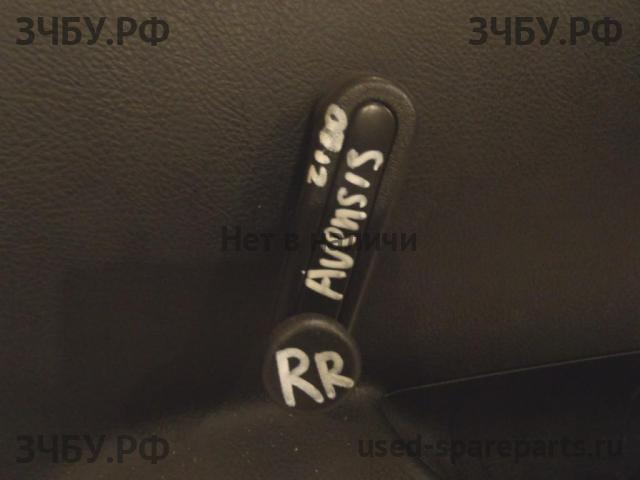 Toyota Avensis 2 Стеклоподъёмник механический задний правый